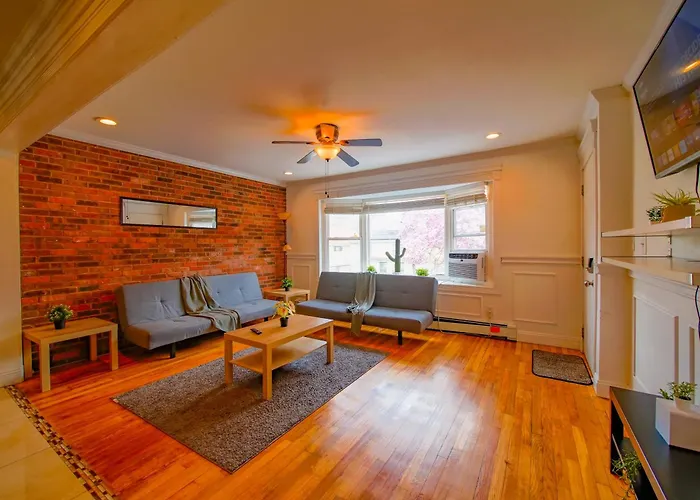 Stylish 3 Bed, Minutes To Nyc!