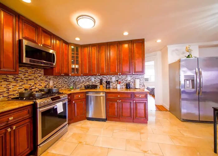 Stylish 3 Bed, Minutes To Nyc!