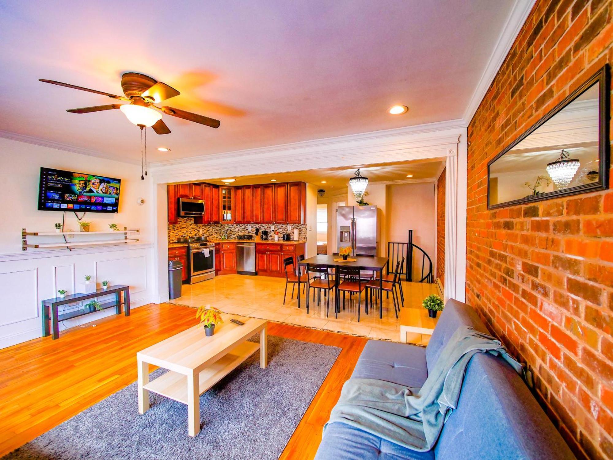 Stylish 3 Bed, Minutes To Nyc!